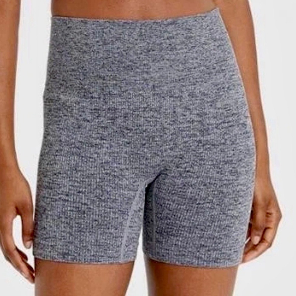 NEW- WOMEN'S BIKE SHORTS SIZE XS Gray Colsie - Target